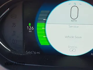 2017 Chevrolet Bolt EV LT z VIN 1G1FW6S08H4182035, wystawiony jako IAAI lot #42733486 z przebiegiem 54 476 mil mil oraz . Historia ofert i sprzedaży dostępna na DreamBid. Obrazek 16.
