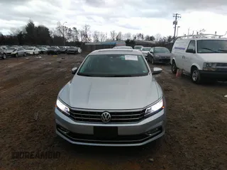 2017 Volkswagen Passat SE z VIN 1VWGT7A37HC075454, wystawiony jako IAAI lot #40572637 z przebiegiem 44 818 mil mil oraz . Historia ofert i sprzedaży dostępna na DreamBid. Obrazek 6.
