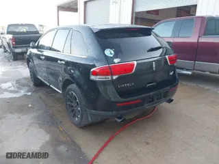 2011 Lincoln MKX with VIN 2LMDJ6JK3BBJ22855, listed as a IAAI auction lot 41961498 with 216,817 mi miles. Bid and sale history available at carsss.com. Image 3.