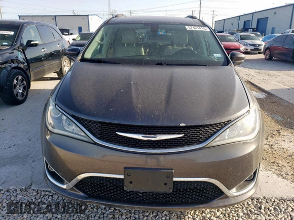 2017 Chrysler Pacifica Touring L Plus с VIN 2C4RC1EG7HR578348, выставлен на аукционе Copart как лот 57401415 с пробегом 158 176 миль миль и Списание • Salvage title. История ставок и продаж доступна на DreamBid. Изображение 5.