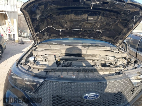 2020 Ford Police Interceptor Utility z VIN 1FM5K8ABXLGC63862, wystawiony jako IAAI lot #41146839 z przebiegiem Nie podano mil oraz . Historia ofert i sprzedaży dostępna na DreamBid. Obrazek 10.
