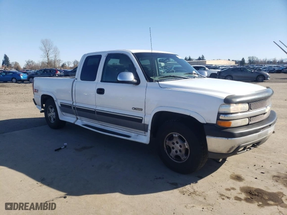 1999 Chevrolet Silverado 1500 LT with VIN 1GCEK19T9XE190106, listed as a Copart auction lot 45158235 with 300,786 mi miles and Salvage Title. Bid and sale history available at carsss.com. Image 4.