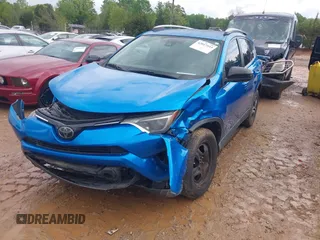 2017 Toyota RAV4 LE z VIN 2T3ZFREV4HW383558, wystawiony jako IAAI lot #42017533 z przebiegiem 113 172 mil mil oraz . Historia ofert i sprzedaży dostępna na DreamBid. Obrazek 17.