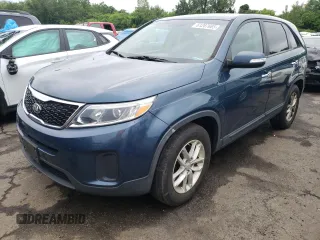 2014 Kia Sorento LX z VIN 5XYKT3A61EG477686, wystawiony jako Copart lot #61287665 z przebiegiem 102 851 mil mil oraz Czysty tytuł • Clean title. Historia ofert i sprzedaży dostępna na DreamBid. Obrazek 1.