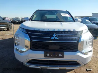 2024 Mitsubishi Outlander SE with VIN JA4J4VA86RZ081910, listed as a IAAI auction lot 41846277 with 3,420 mi miles. Bid and sale history available at carsss.com. Image 12.