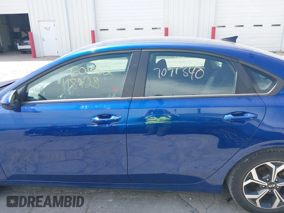 2019 Kia Forte LXS with VIN 3KPF24AD0KE118928, listed as a IAAI auction lot 39548504 with 43,573 mi miles. Bid and sale history available at carsss.com. Image 14.