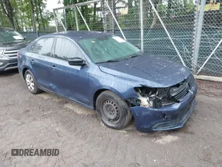 2014 Volkswagen Jetta S z VIN 3VW2K7AJ0EM320309, wystawiony jako IAAI lot #42441040 z przebiegiem 199 122 mil mil oraz . Historia ofert i sprzedaży dostępna na DreamBid. Obrazek 1.