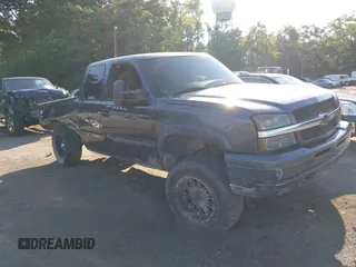 2003 Chevrolet Silverado 1500 LS z VIN 2GCEK19T331277785, wystawiony jako IAAI lot #42473639 z przebiegiem Nie podano mil oraz . Historia ofert i sprzedaży dostępna na DreamBid. Obrazek 1.