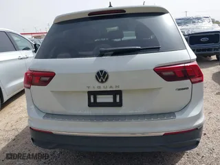 2024 Volkswagen Tiguan Wolfsburg Edition with VIN 3VV5B7AX0RM231755, listed as a IAAI auction lot 41752781 with 4,561 mi miles. Bid and sale history available at carsss.com. Image 15.