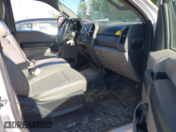 2017 Ford Super Duty F-250 SRW XL with VIN 1FDBF2A60HEC81863, listed as a IAAI auction lot 42122495 with 70,532 mi miles. Bid and sale history available at carsss.com. Image 5.
