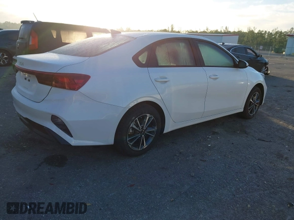 2024 Kia Forte LXS with VIN 3KPF24AD9RE775818, listed as a IAAI auction lot 41254335 with 3,013 mi miles and . Bid and sale history available at DreamBid. Image 4.
