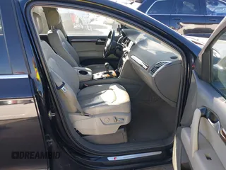 2011 Audi Q7 3.0T S line Prestige with VIN WA1DGBFE8BD005173, listed as a IAAI auction lot 41270572 with 104,732 mi miles. Bid and sale history available at carsss.com. Image 5.