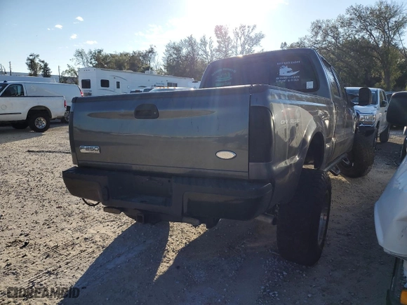 2005 Ford Super Duty F-250 XL with VIN 1FTSW21Y25EA64736, listed as a Copart auction lot 42410365 with 251,976 mi miles and Non Repairable. Bid and sale history available at carsss.com. Image 4.