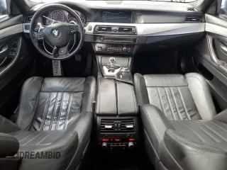 2013 BMW M5 z VIN WBSFV9C53DD096706, wystawiony jako Copart lot #48576395 z przebiegiem 119 538 mil mil oraz Szkoda całkowita • Salvage title. Historia ofert i sprzedaży dostępna na DreamBid. Obrazek 8.