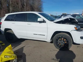 2017 Jeep Grand Cherokee Laredo with VIN 1C4RJFAG9HC910422, listed as a IAAI auction lot 41185537 with 84,784 mi miles. Bid and sale history available at carsss.com. Image 13.