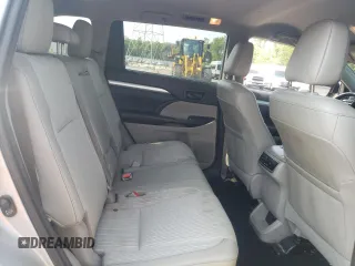 2018 Toyota Highlander LE с VIN 5TDBZRFH7JS830067, выставлен на аукционе Copart как лот 58835375 с пробегом 65 315 миль миль и Списание • Salvage title. История ставок и продаж доступна на DreamBid. Изображение 10.