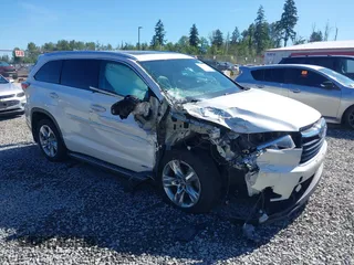 2016 Toyota Highlander Limited with VIN 5TDDCRFH8GS018280, listed as a IAAI auction lot 42379572 with 96,784 mi miles and . Bid and sale history available at DreamBid. Image 1.