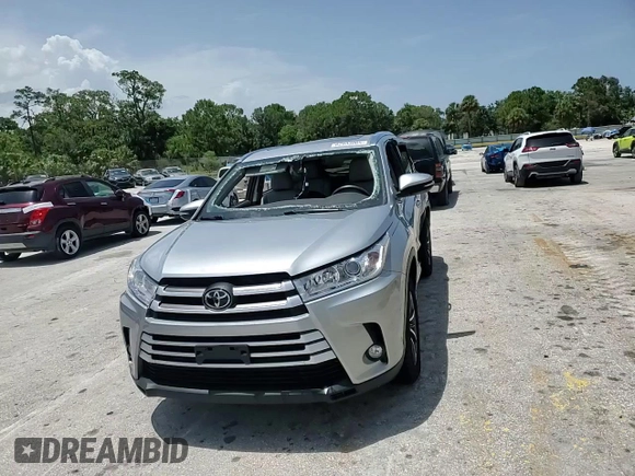 2017 Toyota Highlander XLE with VIN 5TDKZRFH9HS517726, listed as a Copart auction lot 62833065 with 22,762 mi miles and Salvage title. Bid and sale history available at DreamBid. Image 15.
