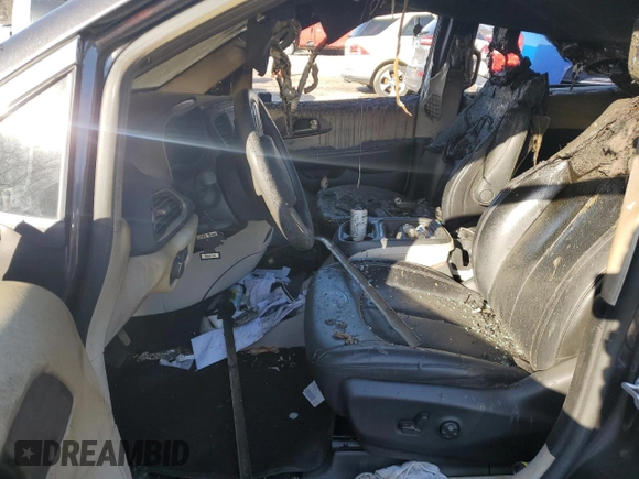 2021 Chrysler Voyager LXi z VIN 2C4RC1DG9MR539174, wystawiony jako Copart lot #53791735 z przebiegiem Nie podano mil oraz Nie do naprawy • Non repairable. Historia ofert i sprzedaży dostępna na DreamBid. Obrazek 7.