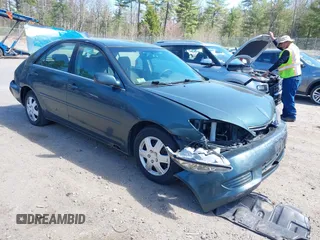 2005 Toyota Camry STD z VIN 4T1BE32KX5U024182, wystawiony jako IAAI lot #42140100 z przebiegiem 289 352 mil mil oraz . Historia ofert i sprzedaży dostępna na DreamBid. Obrazek 1.