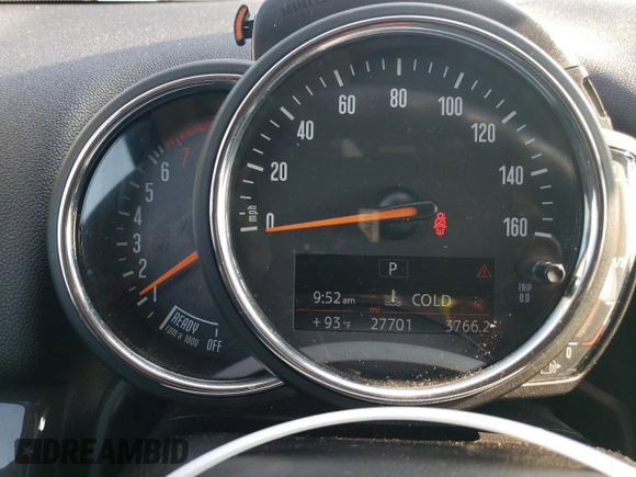 2020 MINI Countryman Cooper S with VIN WMZYX1C04L3L27083, listed as a Copart auction lot 68603514 with 27,701 mi miles and Salvage Title. Bid and sale history available at carsss.com. Image 9.