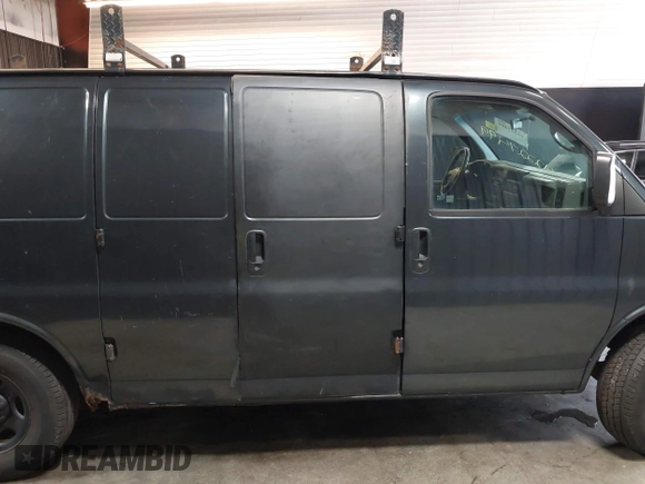 2004 Chevrolet Express Cargo z VIN 1GCFG15X241176422, wystawiony jako IAAI lot #42227499 z przebiegiem 270 000 mil mil oraz . Historia ofert i sprzedaży dostępna na DreamBid. Obrazek 13.