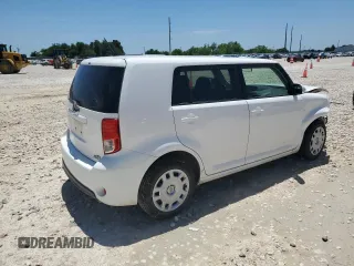 2013 Scion xB z VIN JTLZE4FE2DJ033668, wystawiony jako Copart lot #56171585 z przebiegiem 117 646 mil mil oraz Szkody całkowita. Historia ofert i sprzedaży dostępna na DreamBid. Obrazek 3.