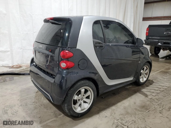 2013 Smart fortwo Pure with VIN WMEEJ3BA0DK601852, listed as a Copart auction lot 84678134 with NaN miles and Clean Title. Bid and sale history available at carsss.com. Image 3.