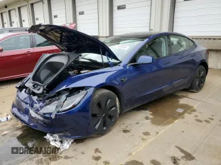2025 Tesla Model 3 Long Range z VIN 5YJ3E1EAXSF925301, wystawiony jako Copart lot #45288905 z przebiegiem 1 646 mil mil oraz Szkoda całkowita • Salvage title. Historia ofert i sprzedaży dostępna na DreamBid. Obrazek 1.