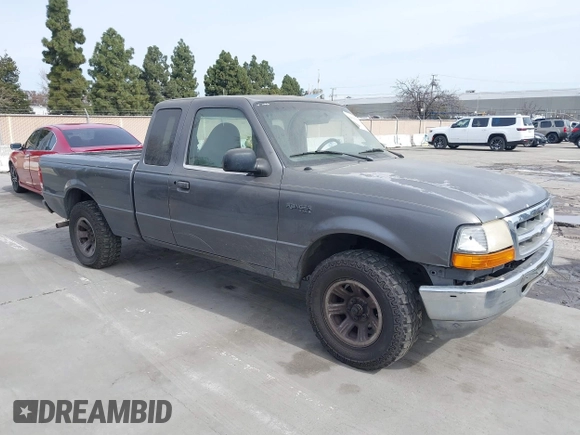 2000 Ford Ranger XL with VIN 1FTYR14V2YPA45139, listed as a IAAI auction lot 41835990 with 197,169 mi miles. Bid and sale history available at carsss.com. Image 1.