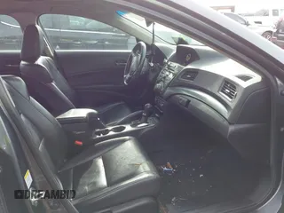 2013 Acura ILX Tech Pkg with VIN 19VDE1F79DE013364, listed as a IAAI auction lot 41059783 with 140,574 mi miles. Bid and sale history available at carsss.com. Image 5.