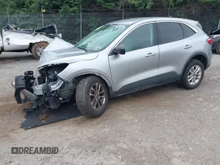 2022 Ford Escape SE z VIN 1FMCU9G60NUA45967, wystawiony jako IAAI lot #42459246 z przebiegiem Nie podano mil oraz . Historia ofert i sprzedaży dostępna na DreamBid. Obrazek 2.
