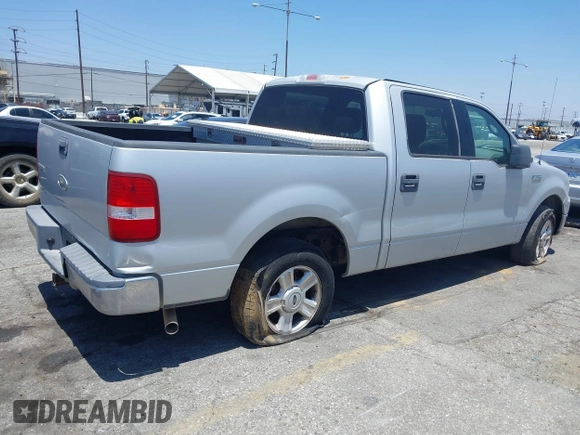 2004 Ford F-150 XLT z VIN 1FTPW12574KA94710, wystawiony jako IAAI lot #42505287 z przebiegiem 154 469 mil mil oraz . Historia ofert i sprzedaży dostępna na DreamBid. Obrazek 4.