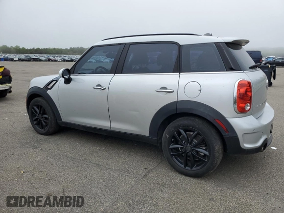 2015 MINI Countryman S z VIN WMWZC3C58FWT06471, wystawiony jako Copart lot #57570585 z przebiegiem 101 963 mil mil oraz Tytuł czysty. Historia ofert i sprzedaży dostępna na DreamBid. Obrazek 2.