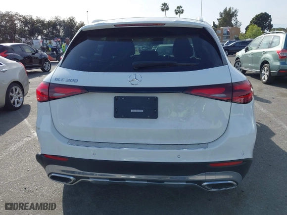 2024 Mercedes-Benz GLC with VIN W1NKM4GB8RF189222, listed as a IAAI auction lot 41773456 with 4,657 mi miles. Bid and sale history available at carsss.com. Image 16.