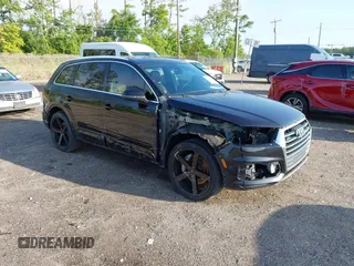 2018 Audi Q7 Premium Plus z VIN WA1LHAF70JD024688, wystawiony jako IAAI lot #42567863 z przebiegiem 151 660 mil mil oraz . Historia ofert i sprzedaży dostępna na DreamBid. Obrazek 1.