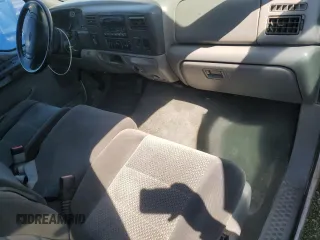 2002 Ford F-250 XL с VIN 1FTNX21F12EA20666, выставлен на аукционе Copart как лот 52757205 с пробегом 251 257 миль миль и Списание • Salvage title. История ставок и продаж доступна на DreamBid. Изображение 8.