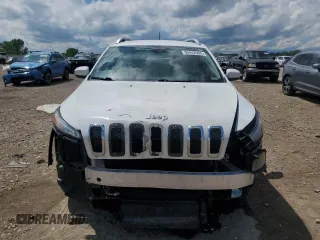2016 Jeep Cherokee Latitude z VIN 1C4PJLCB0GW329394, wystawiony jako Copart lot #55442565 z przebiegiem 95 136 mil mil oraz Szkoda całkowita • Salvage title. Historia ofert i sprzedaży dostępna na DreamBid. Obrazek 5.
