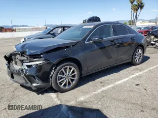 2019 Mercedes-Benz A 220 z VIN WDD3G4EB7KW027101, wystawiony jako Copart lot #53363185 z przebiegiem Nie podano mil oraz Szkoda całkowita • Salvage title. Historia ofert i sprzedaży dostępna na DreamBid. Obrazek 1.