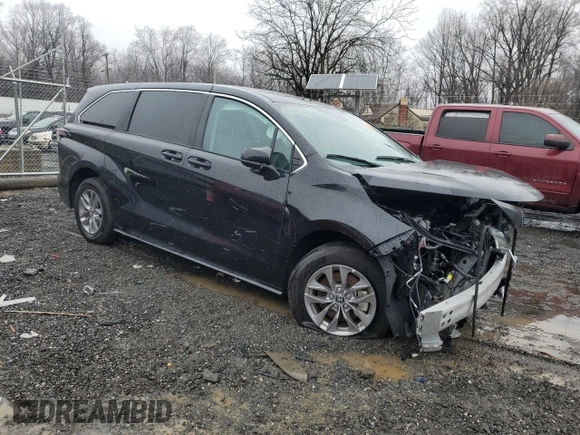 2024 Toyota Sienna LE with VIN 5TDKRKEC2RS203592, listed as a Copart auction lot 42538235 with 20,097 mi miles and Non Repairable. Bid and sale history available at carsss.com. Image 4.