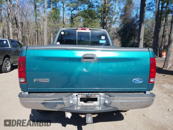 1997 Ford F-150 XL with VIN 1FTDX1860VNA37152, listed as a IAAI auction lot 41713372 with 200,777 mi miles. Bid and sale history available at carsss.com. Image 13.