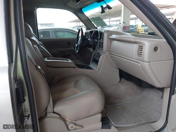 2003 GMC Sierra 1500 SLT with VIN 1GTEC19TX3Z212534, listed as a IAAI auction lot 41591390 with 158,457 mi miles. Bid and sale history available at carsss.com. Image 5.