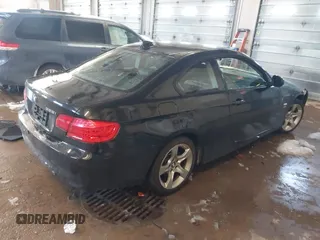 2011 BMW 3 Series 328i xDrive with VIN WBAKF5C58BE395799, listed as a IAAI auction lot 41580621 with 110,547 mi miles. Bid and sale history available at carsss.com. Image 4.