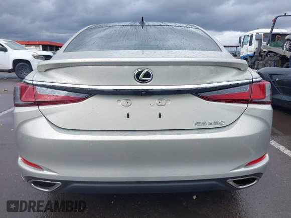 2021 Lexus ES with VIN 58ADZ1B15MU088713, listed as a IAAI auction lot 41756092 with 26,888 mi miles. Bid and sale history available at carsss.com. Image 17.