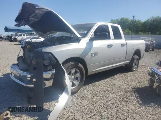 2019 Ram 1500 Tradesman z VIN 1C6RR6FG6KS516074, wystawiony jako Copart lot #53081055 z przebiegiem 141 951 mil mil oraz Szkoda całkowita • Salvage title. Historia ofert i sprzedaży dostępna na DreamBid. Obrazek 1.