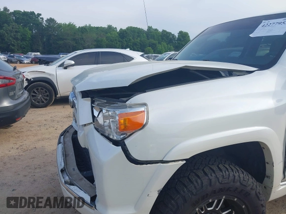 2011 Toyota 4Runner Trail z VIN JTEBU5JRXB5058223, wystawiony jako IAAI lot #42277953 z przebiegiem 269 868 mil mil oraz . Historia ofert i sprzedaży dostępna na DreamBid. Obrazek 6.