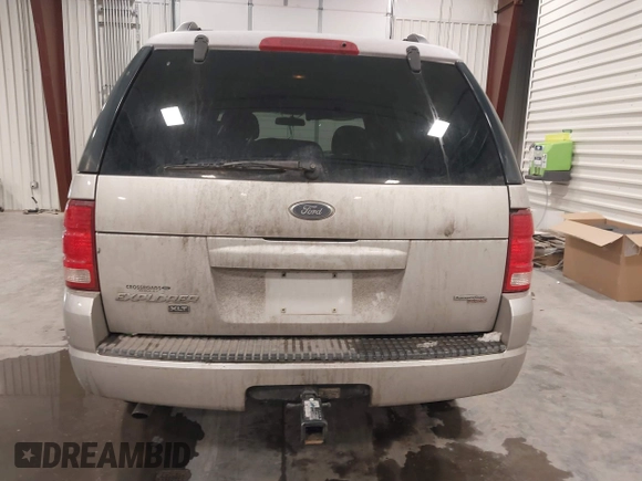 2005 Ford Explorer XLT z VIN 1FMZU63K75UA92666, wystawiony jako IAAI lot #41401078 z przebiegiem 180 753 mil mil oraz . Historia ofert i sprzedaży dostępna na DreamBid. Obrazek 16.