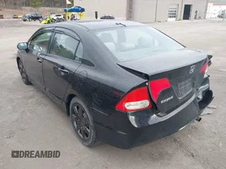 2008 Honda Civic EX-L z VIN 2HGFA16968H305305, wystawiony jako IAAI lot #42020265 z przebiegiem 235 676 mil mil oraz . Historia ofert i sprzedaży dostępna na DreamBid. Obrazek 3.