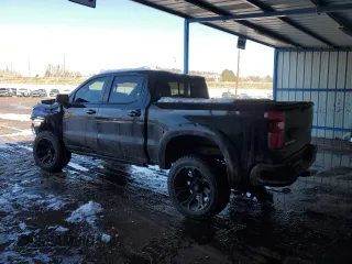 2021 Chevrolet Silverado 1500 RST with VIN 3GCUYEEL5MG185142, listed as a Copart auction lot 45176875 with 51,210 mi miles and Salvage Title. Bid and sale history available at carsss.com. Image 2.