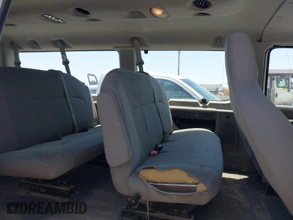 2011 Ford Econoline Passenger XL z VIN 1FBSS3BL9BDA52335, wystawiony jako IAAI lot #42248296 z przebiegiem 109 251 mil mil oraz . Historia ofert i sprzedaży dostępna na DreamBid. Obrazek 8.